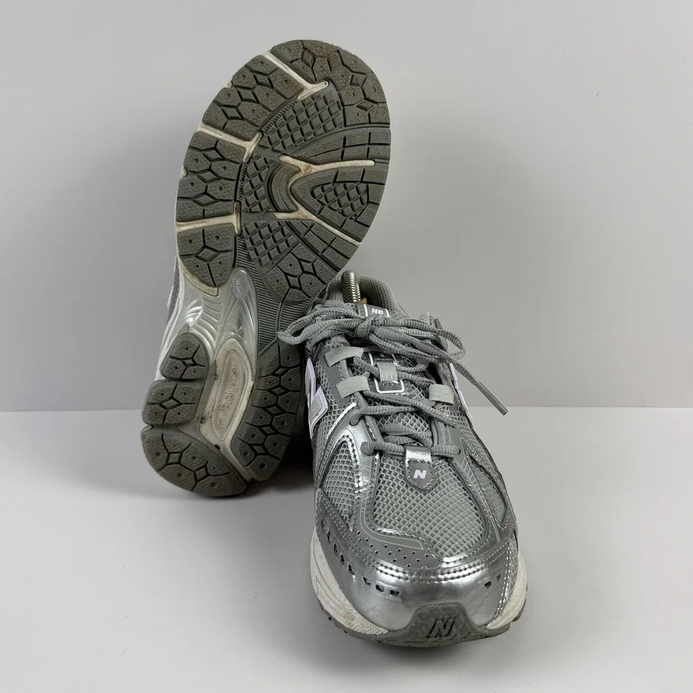New Balance 1960R Silver White/Purple Sneaker Shoes Youth 6 Women's Sz‎ 8